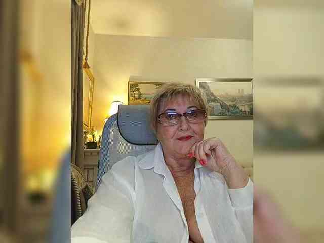 KarinkaSweet webcam