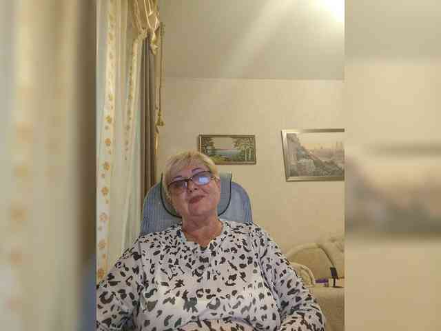 KarinkaSweet webcam