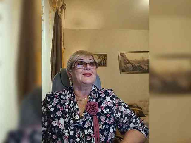 KarinkaSweet webcam