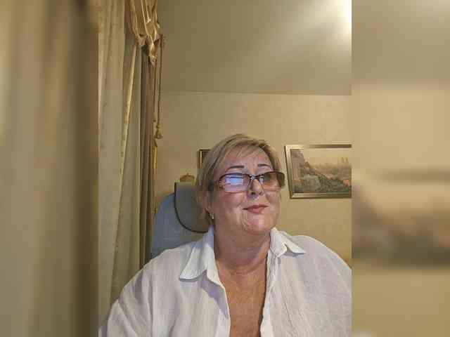 KarinkaSweet webcam
