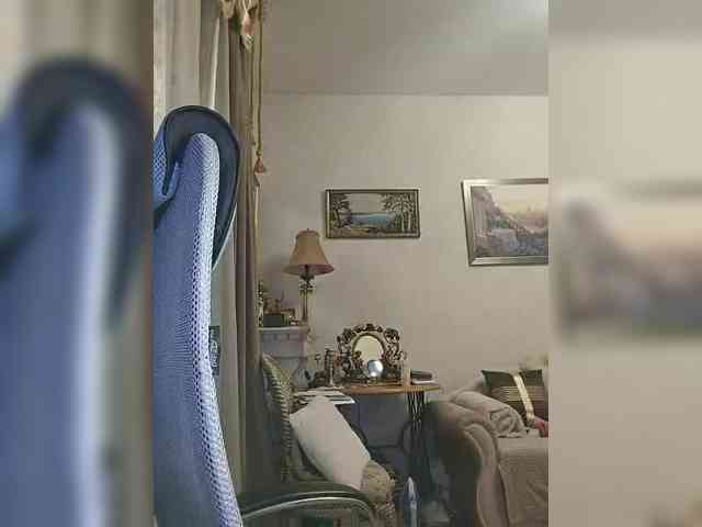 KarinkaSweet webcam