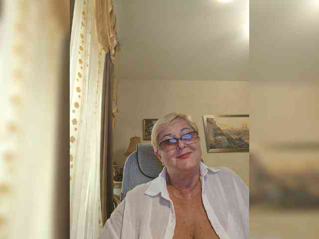 KarinkaSweet webcam