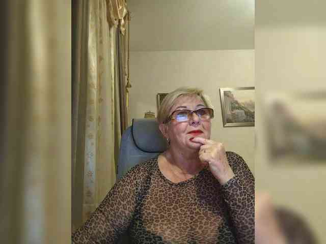 KarinkaSweet webcam