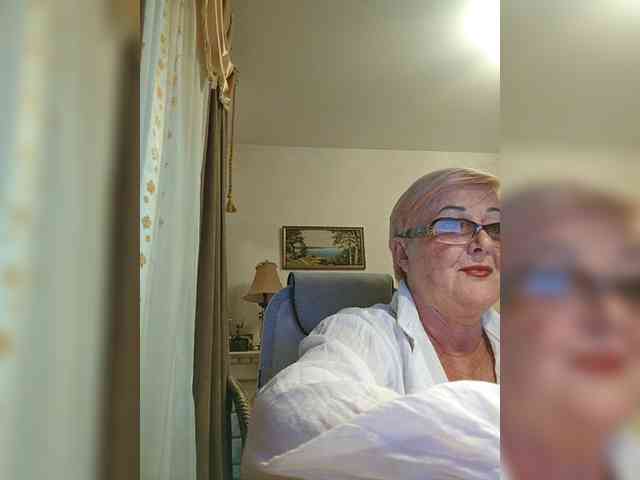 KarinkaSweet webcam