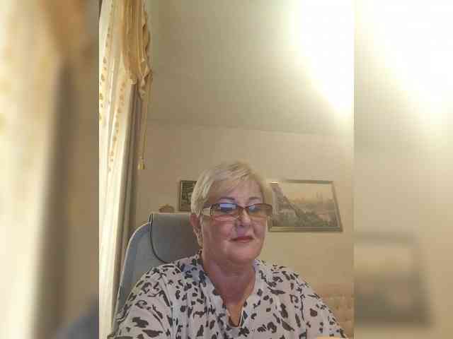 KarinkaSweet webcam