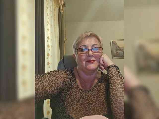 KarinkaSweet webcam