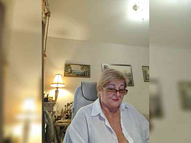 KarinkaSweet webcam