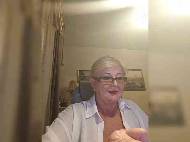 KarinkaSweet webcam