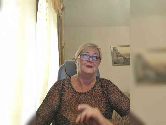 KarinkaSweet webcam