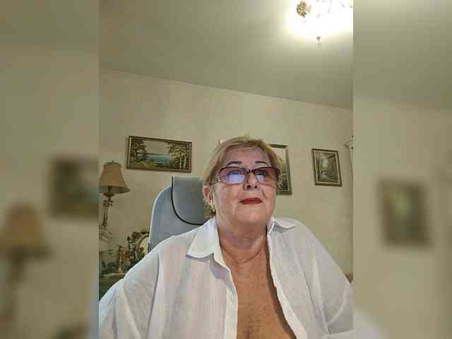 KarinkaSweet webcam