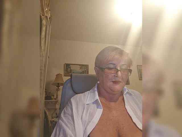 KarinkaSweet webcam
