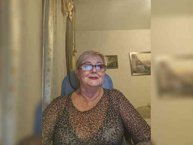 KarinkaSweet webcam