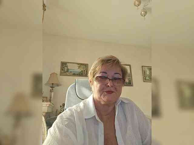 KarinkaSweet webcam