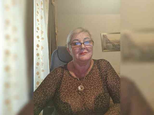 KarinkaSweet webcam