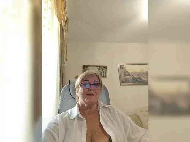 KarinkaSweet webcam
