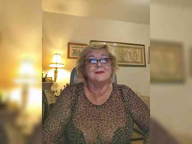 KarinkaSweet webcam