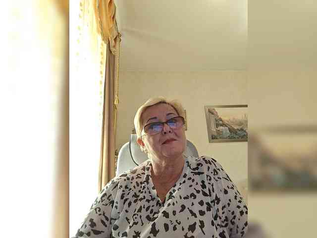 KarinkaSweet webcam