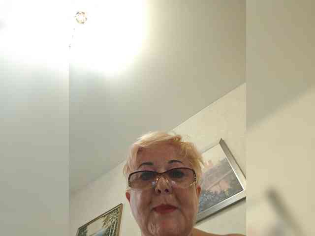 KarinkaSweet webcam