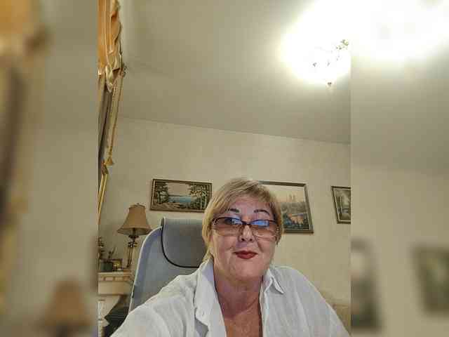 KarinkaSweet webcam