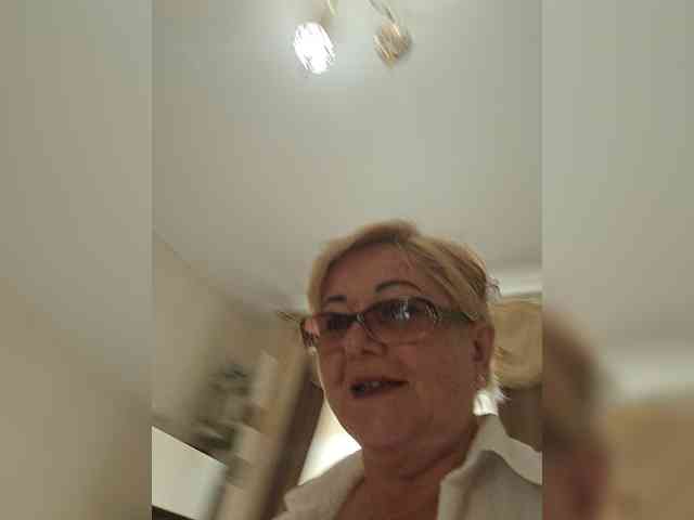 KarinkaSweet webcam