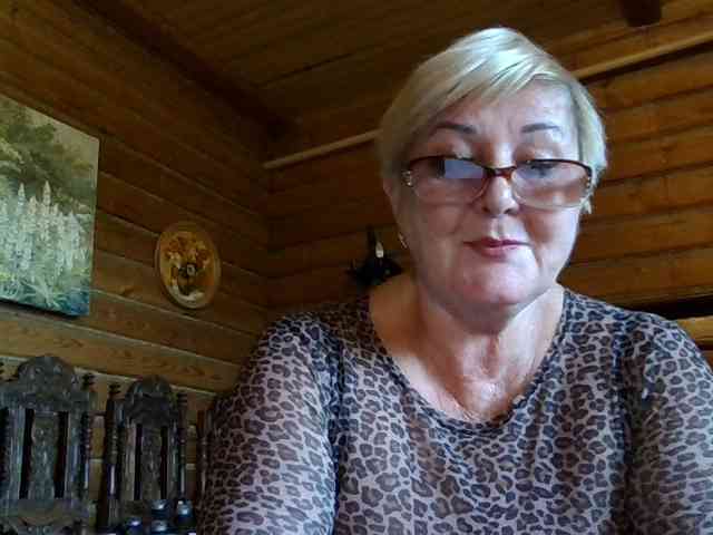 KarinkaSweet live female cam on bongacams