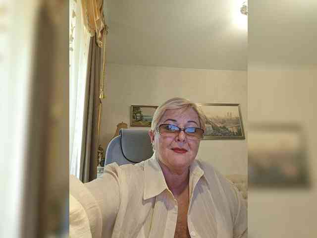 KarinkaSweet webcam