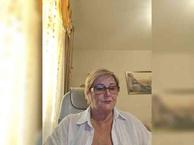 KarinkaSweet webcam