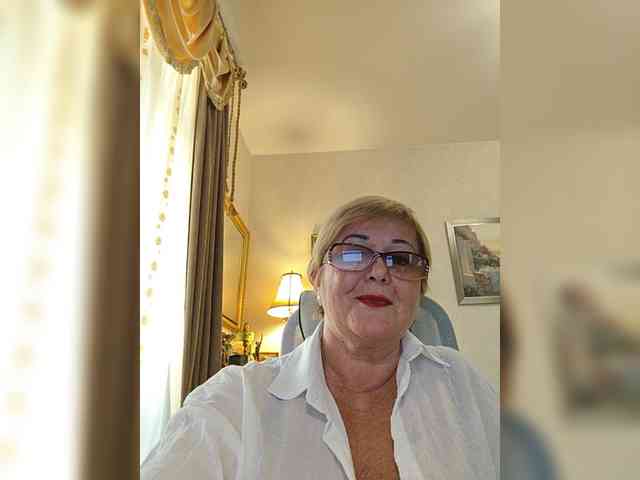 KarinkaSweet webcam