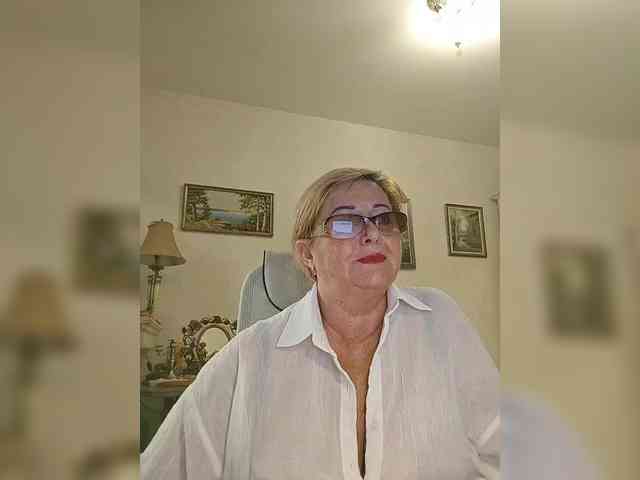 KarinkaSweet webcam