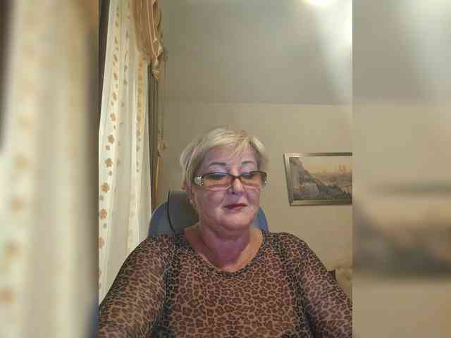 KarinkaSweet webcam