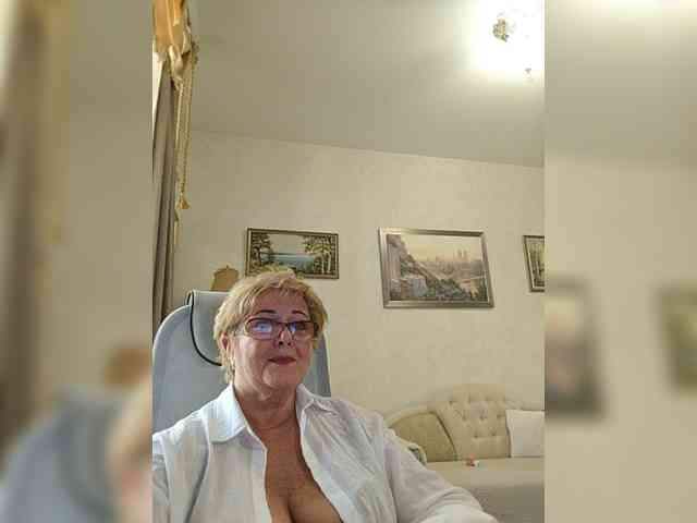 KarinkaSweet webcam