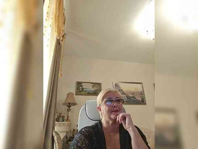 KarinkaSweet webcam