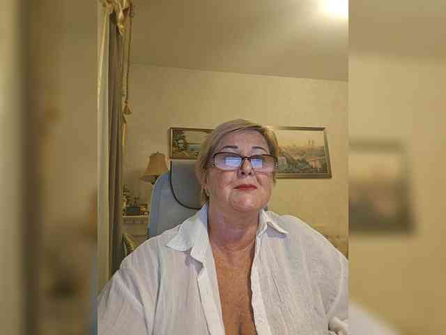 KarinkaSweet webcam