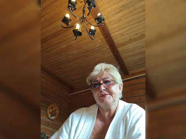 KarinkaSweet webcam