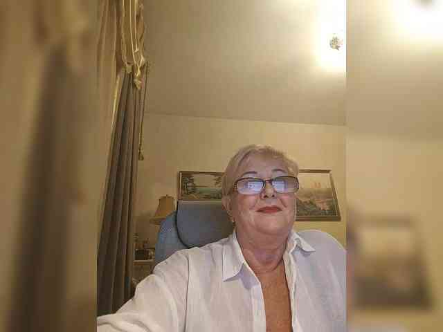 KarinkaSweet webcam