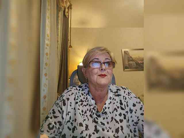 KarinkaSweet webcam