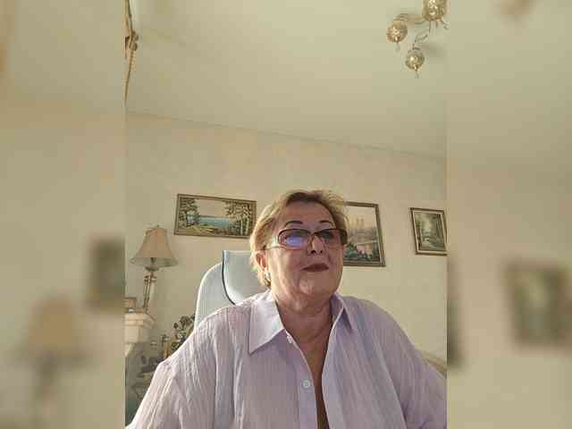 KarinkaSweet webcam