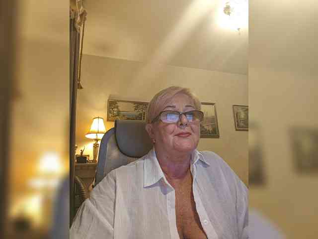 KarinkaSweet webcam
