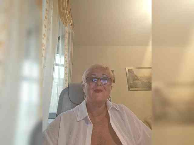 KarinkaSweet webcam