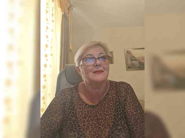 KarinkaSweet webcam