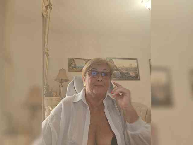 KarinkaSweet webcam