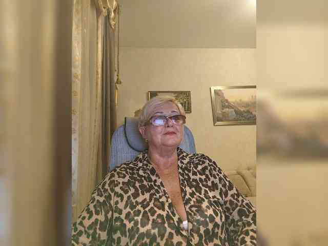 KarinkaSweet webcam