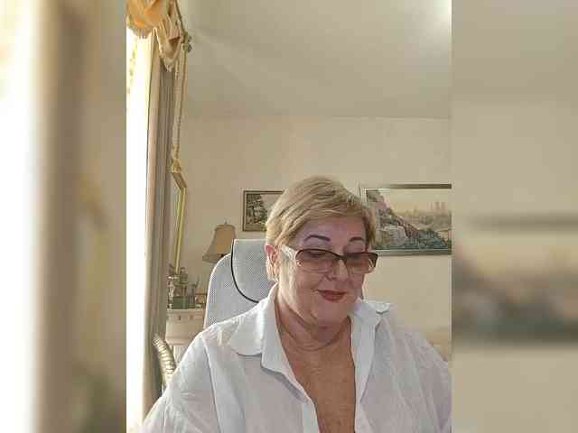KarinkaSweet webcam