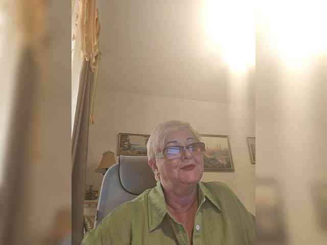KarinkaSweet webcam