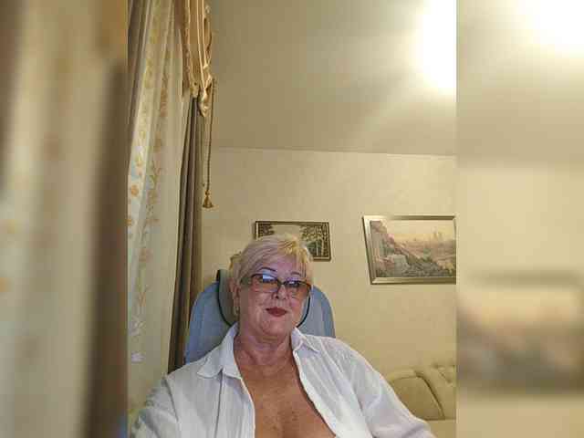 KarinkaSweet webcam