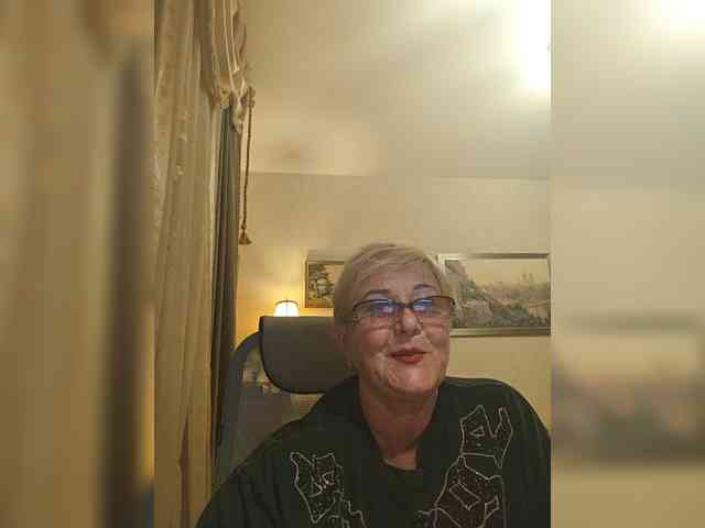KarinkaSweet webcam