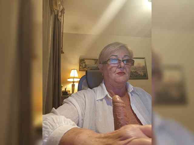 KarinkaSweet webcam