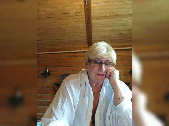 KarinkaSweet webcam