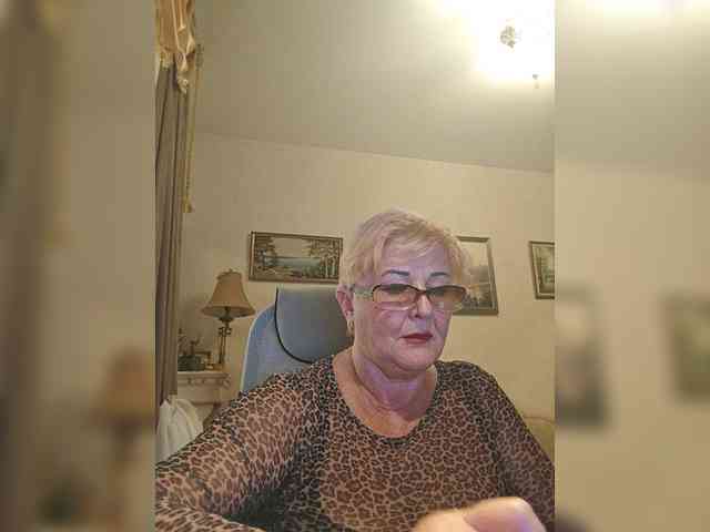 KarinkaSweet webcam