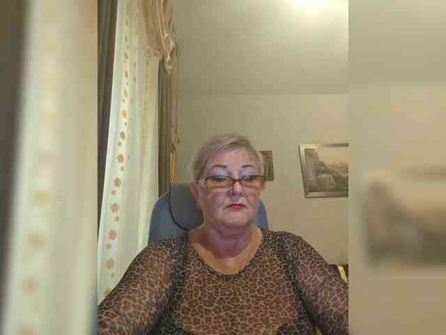 KarinkaSweet webcam